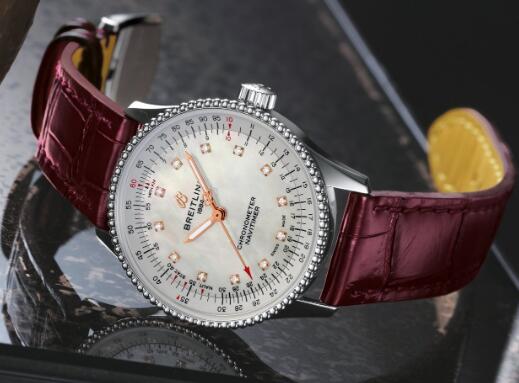 The rose gold hands are contrasted to the Swiss copy Breitling.