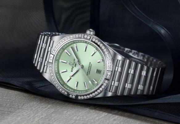 The Breitling Chronomat replica in 36 mm is good choice for women.